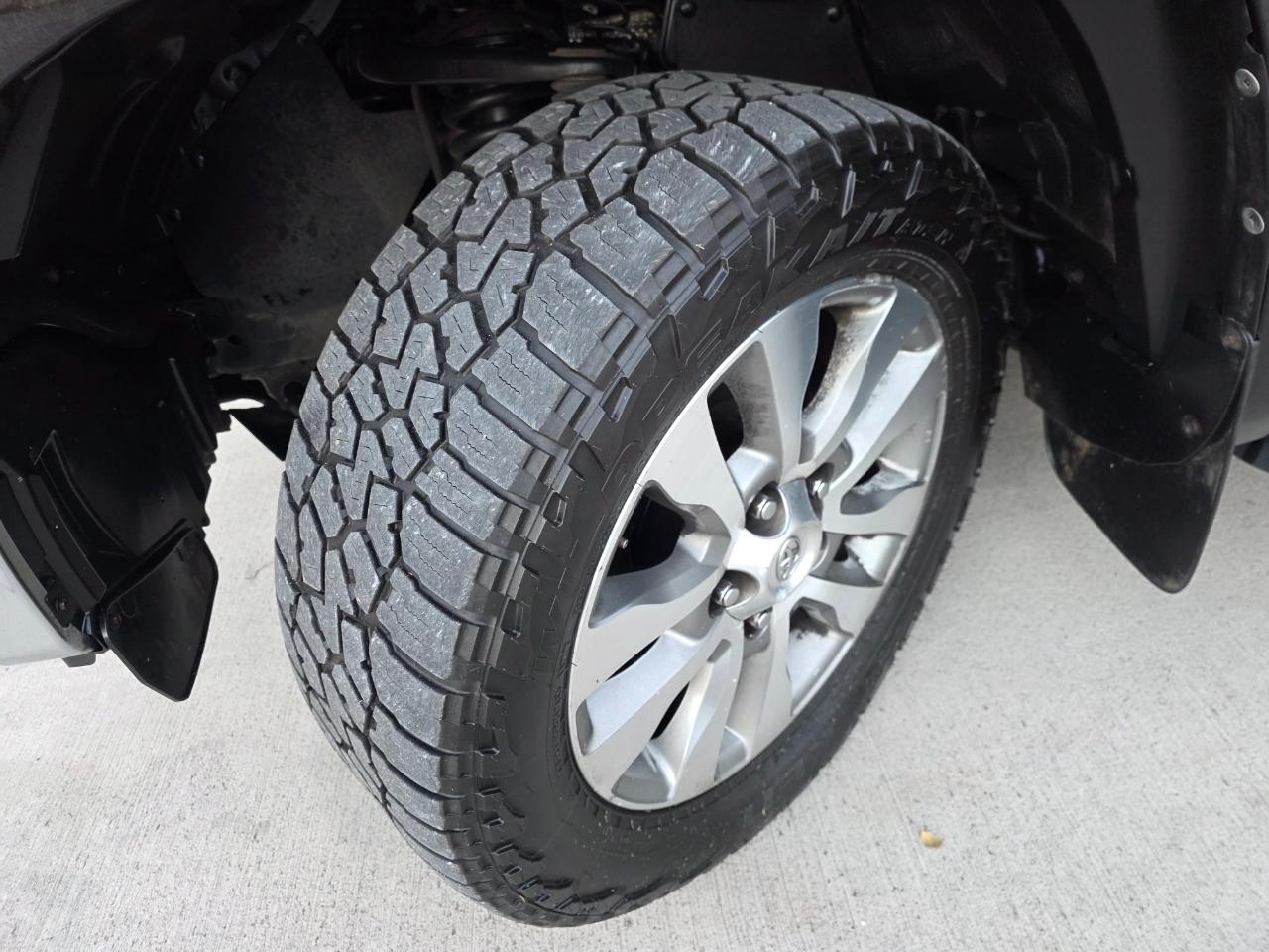 Toyota Tundra Limited 5.7L CrewMax 4WD 2017
