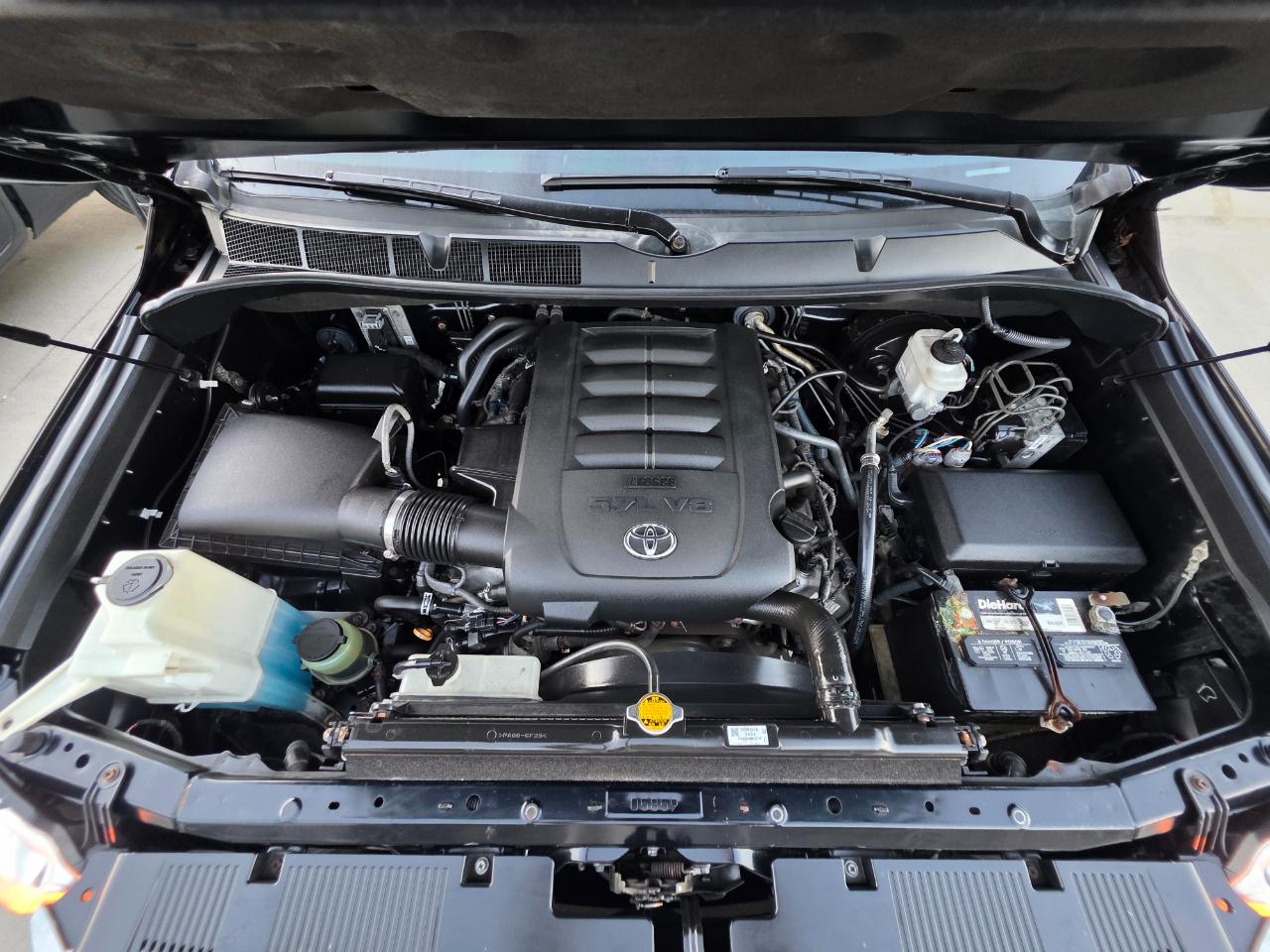 Toyota Tundra Limited 5.7L CrewMax 4WD 2017