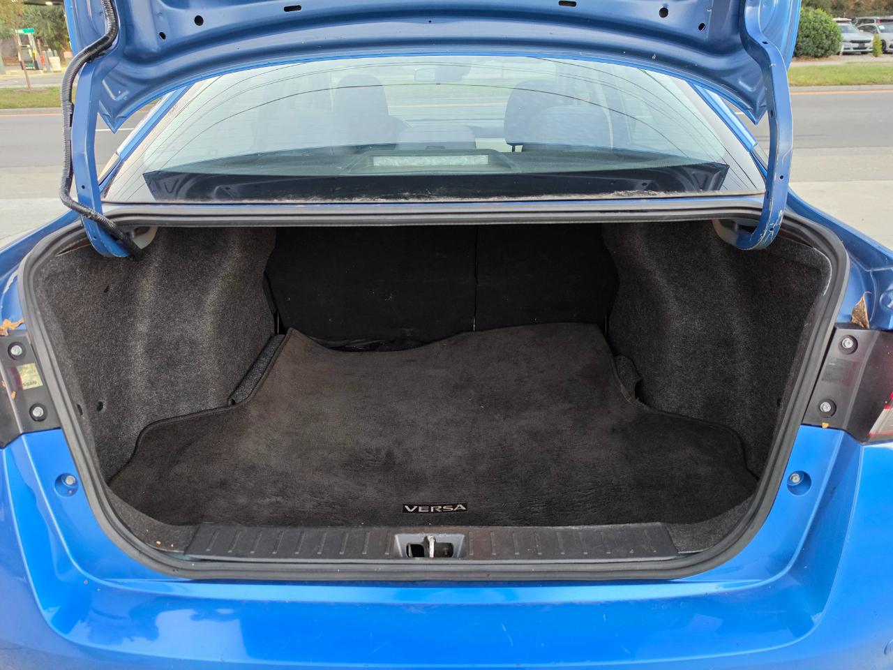 Nissan Versa SV 2021