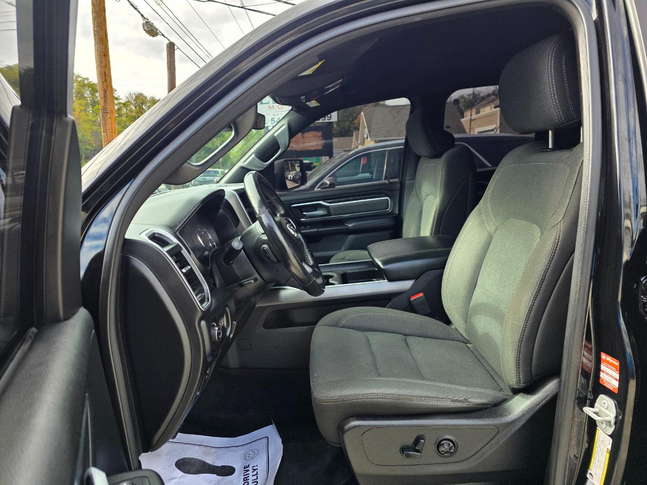 RAM 1500 Big Horn Quad Cab 4WD 2019