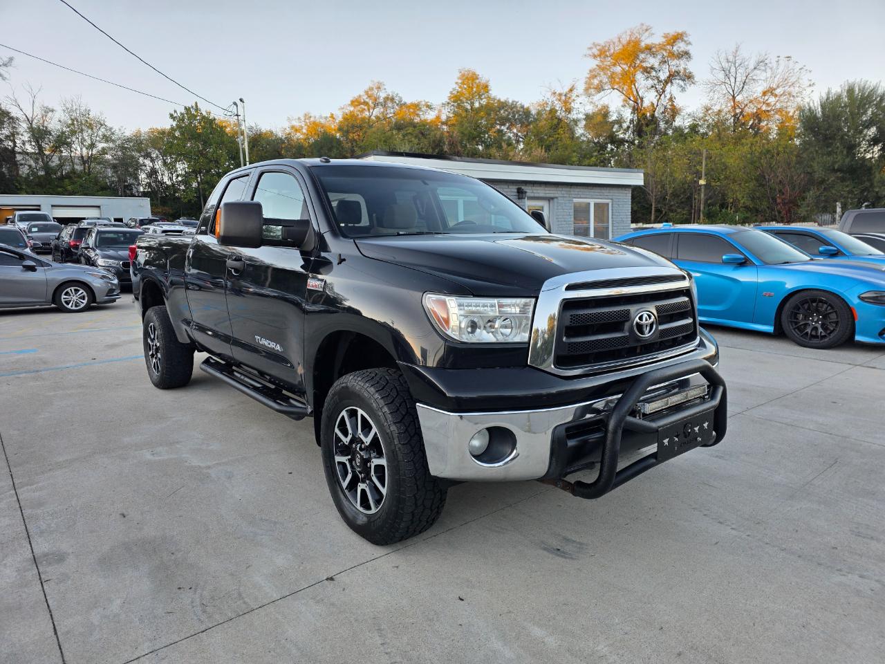 Toyota Tundra Tundra-Grade 5.7L Double Cab 4WD 2011