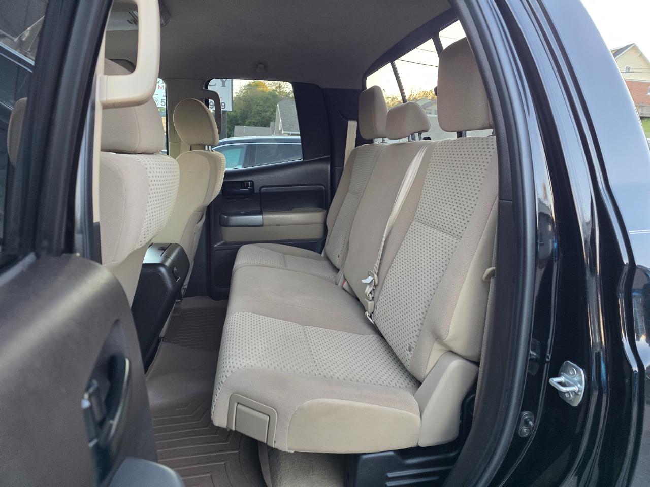 Toyota Tundra Tundra-Grade 5.7L Double Cab 4WD 2011