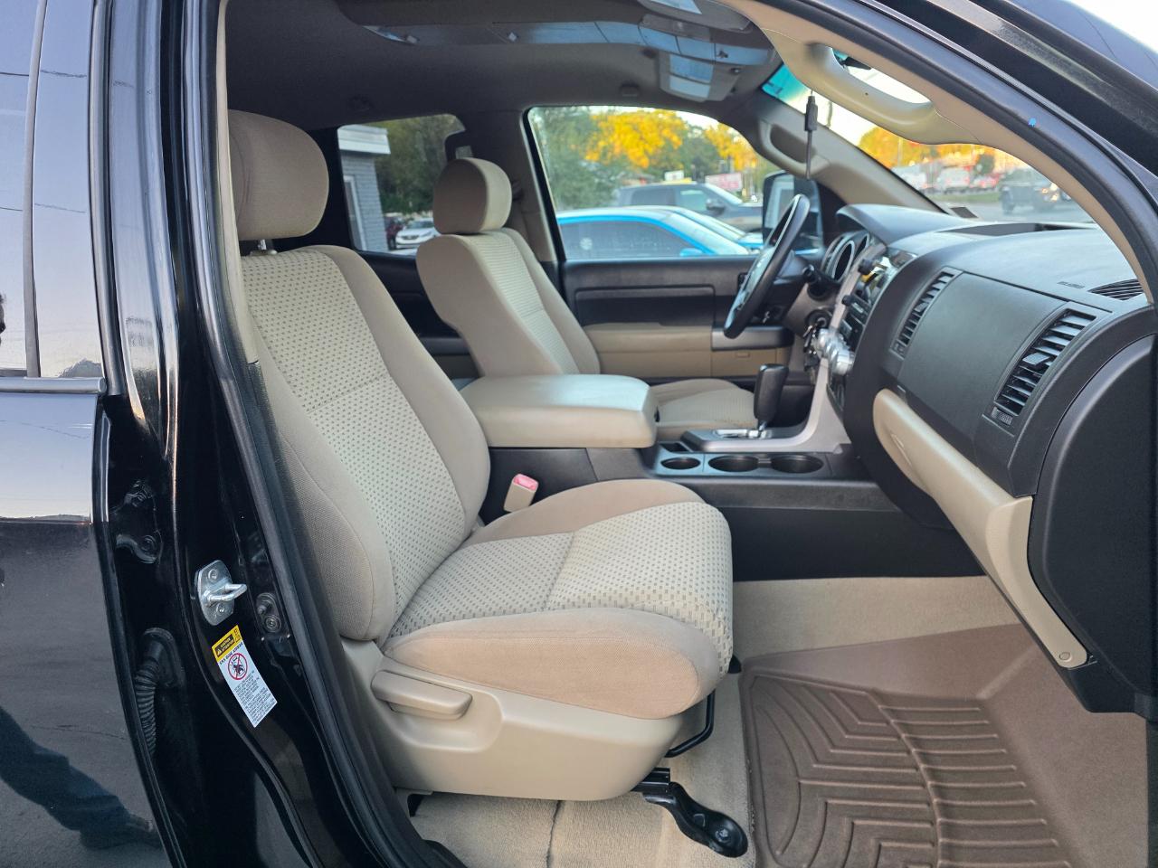 Toyota Tundra Tundra-Grade 5.7L Double Cab 4WD 2011
