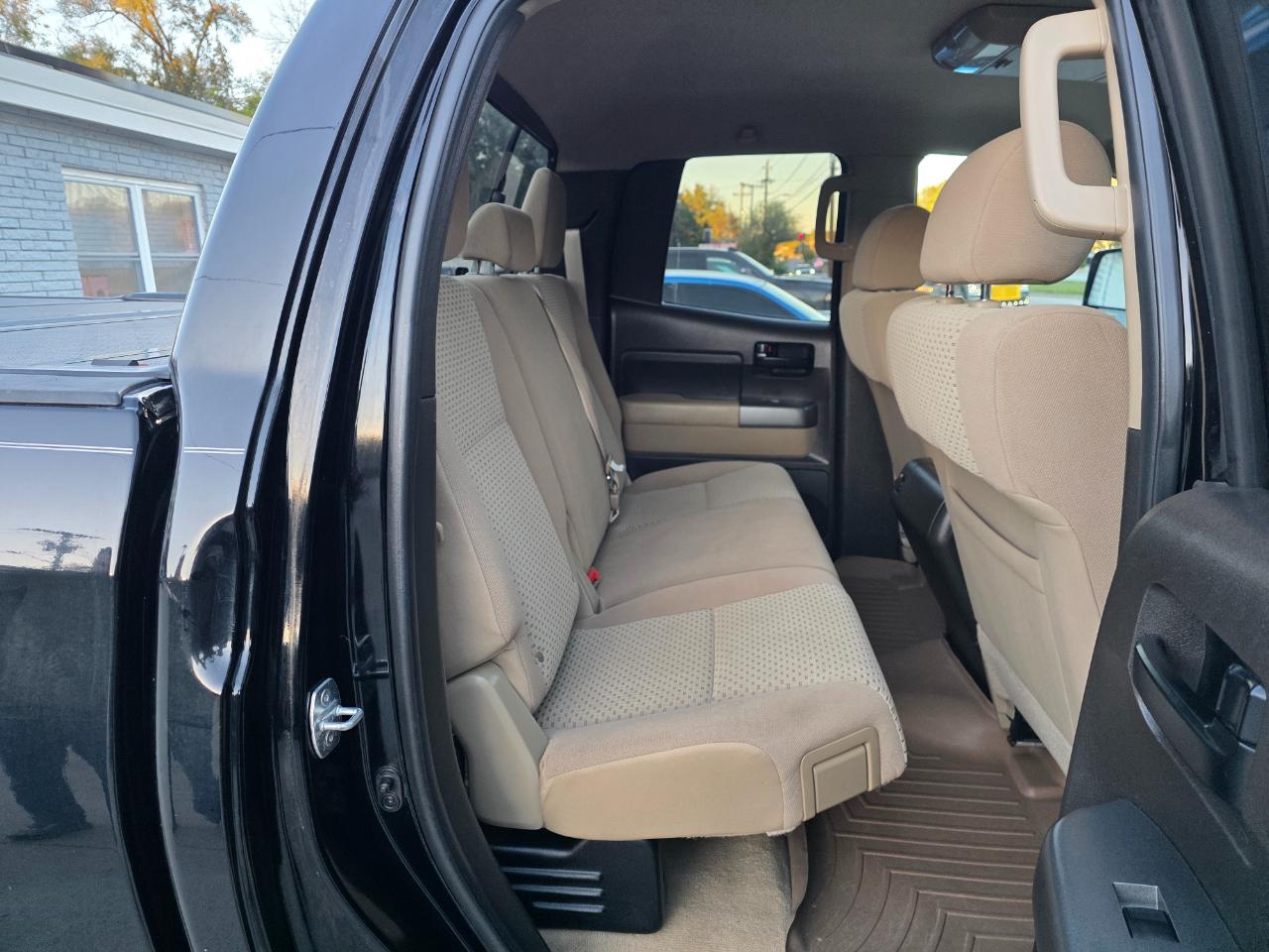 Toyota Tundra Tundra-Grade 5.7L Double Cab 4WD 2011