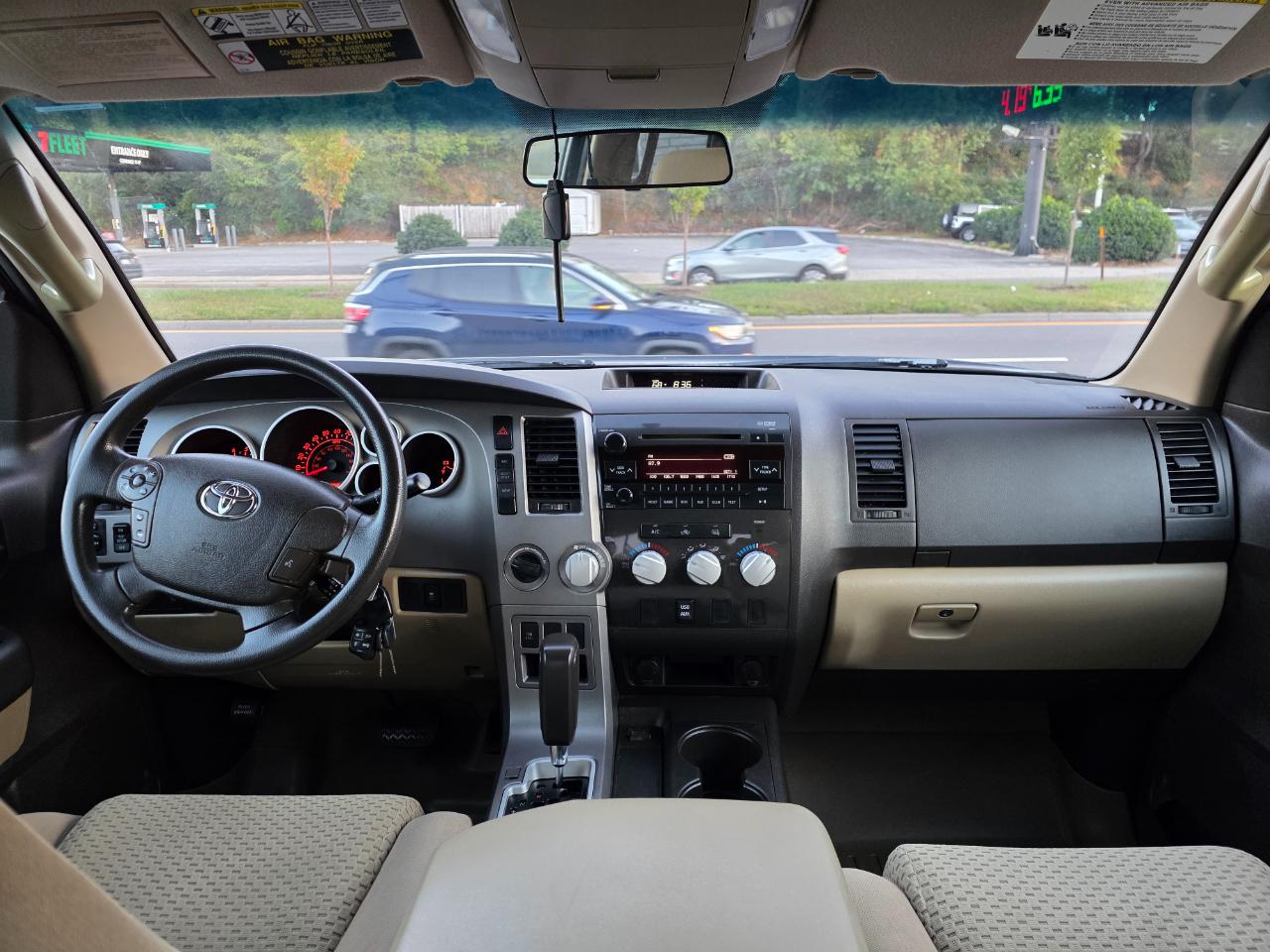 Toyota Tundra Tundra-Grade 5.7L Double Cab 4WD 2011