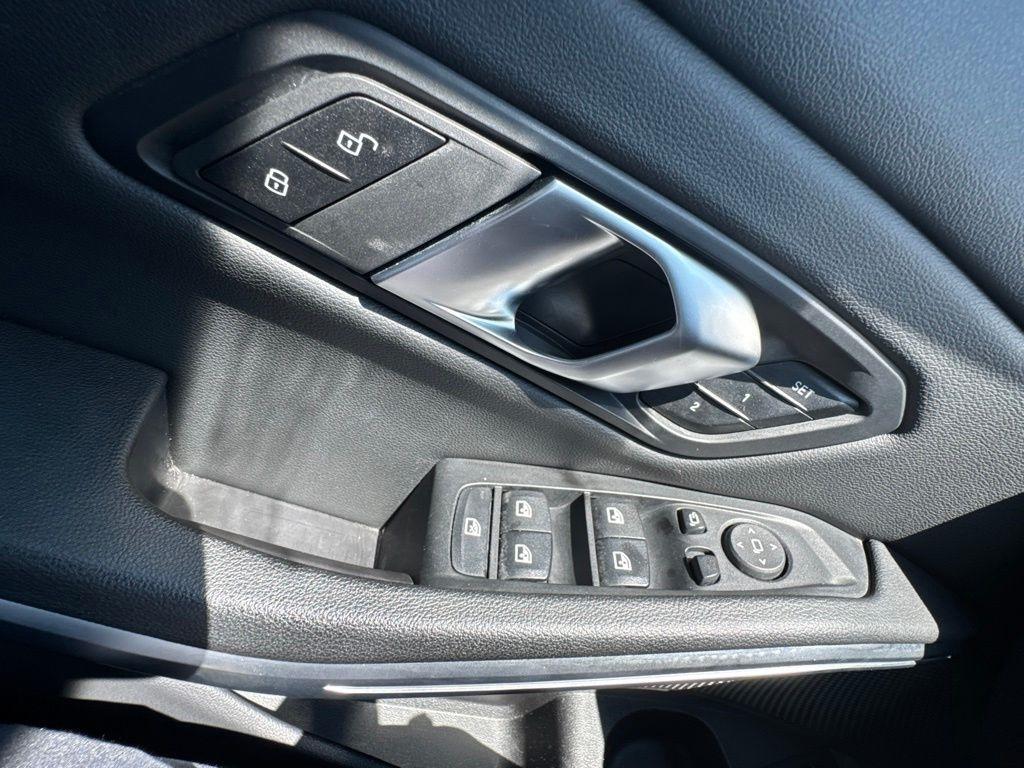 BMW 3 Series 330i Sedan 2025