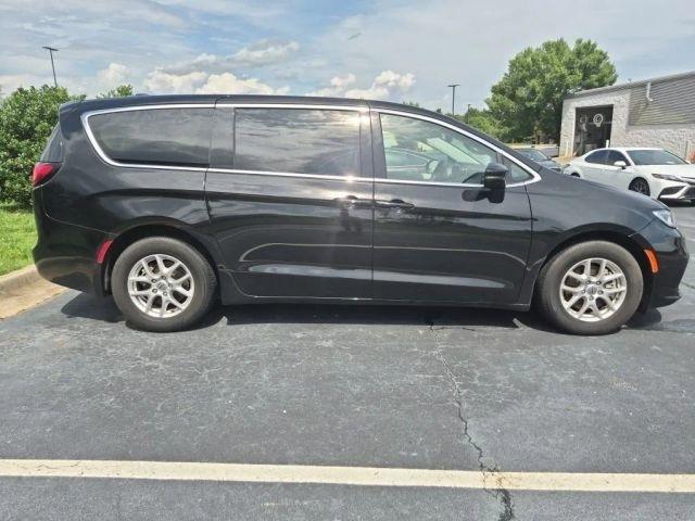 Chrysler Pacifica Touring L FWD 2024
