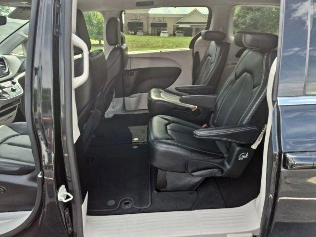 Chrysler Pacifica Touring L FWD 2024