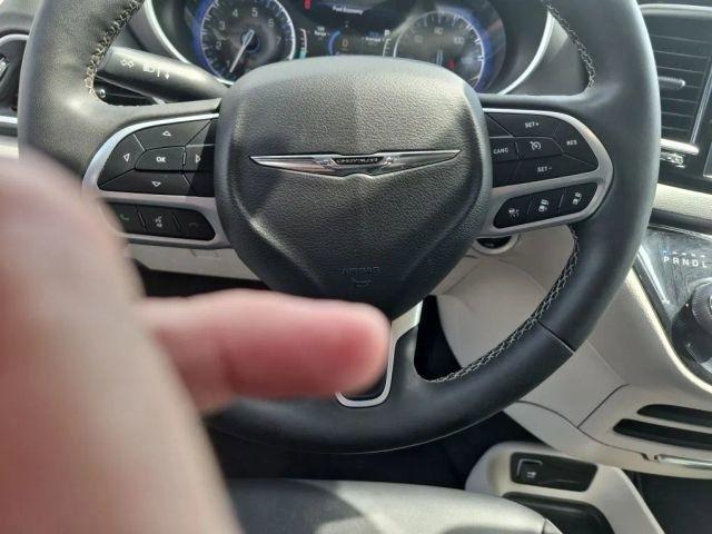 Chrysler Pacifica Touring L FWD 2024