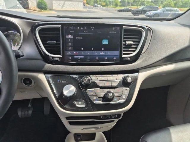 Chrysler Pacifica Touring L FWD 2024