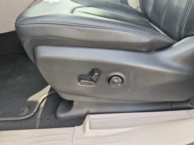 Chrysler Pacifica Touring L FWD 2024