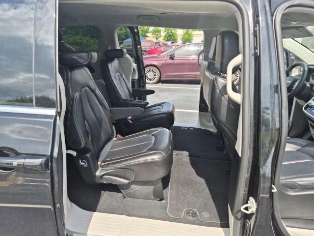 Chrysler Pacifica Touring L FWD 2024