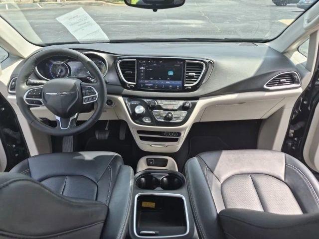 Chrysler Pacifica Touring L FWD 2024