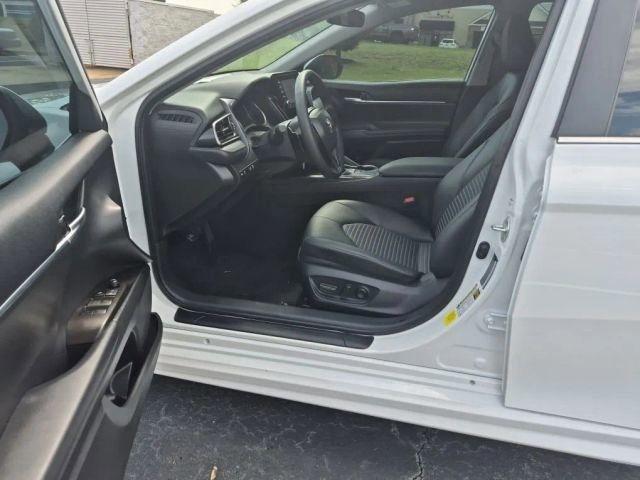 Toyota Camry SE Auto (Natl) 2024