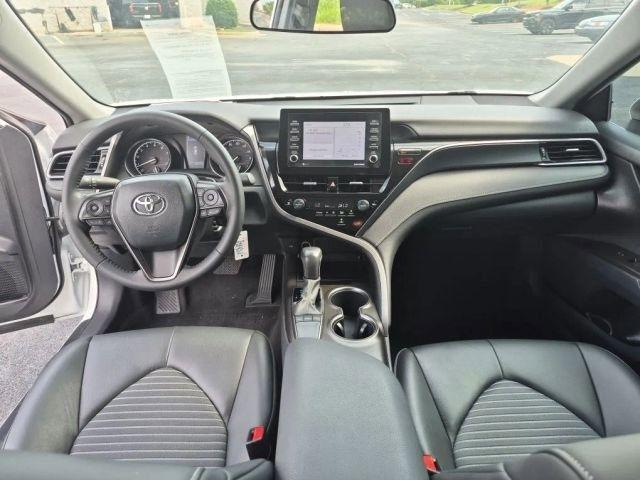 Toyota Camry SE Auto (Natl) 2024