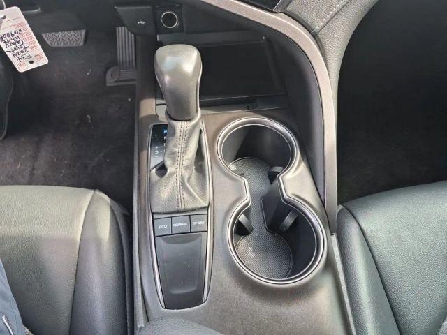 Toyota Camry SE Auto (Natl) 2024