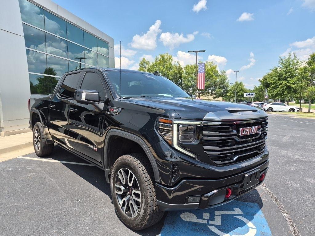GMC Sierra 1500 4WD Crew Cab 147" AT4 2022