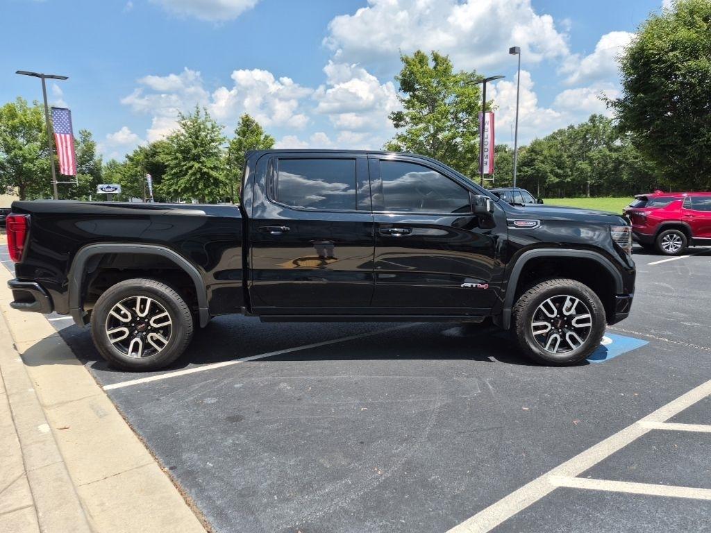 GMC Sierra 1500 4WD Crew Cab 147" AT4 2022