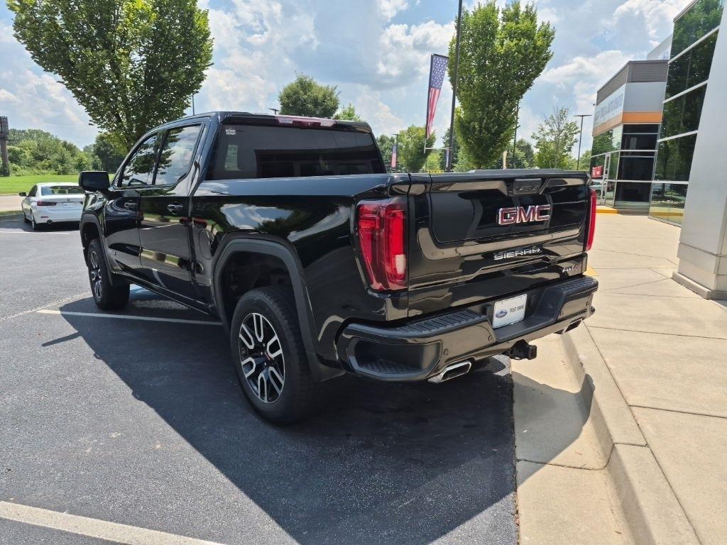 GMC Sierra 1500 4WD Crew Cab 147" AT4 2022