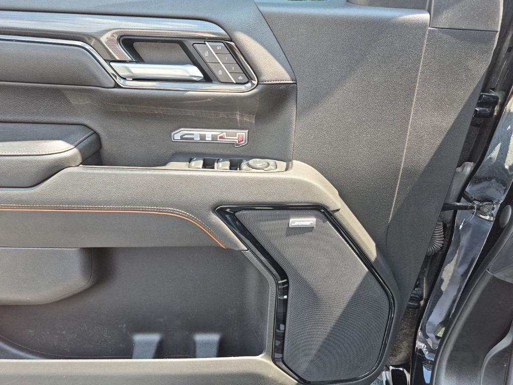 GMC Sierra 1500 4WD Crew Cab 147" AT4 2022