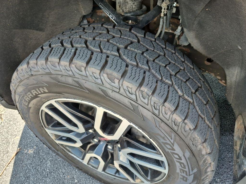 GMC Sierra 1500 4WD Crew Cab 147" AT4 2022