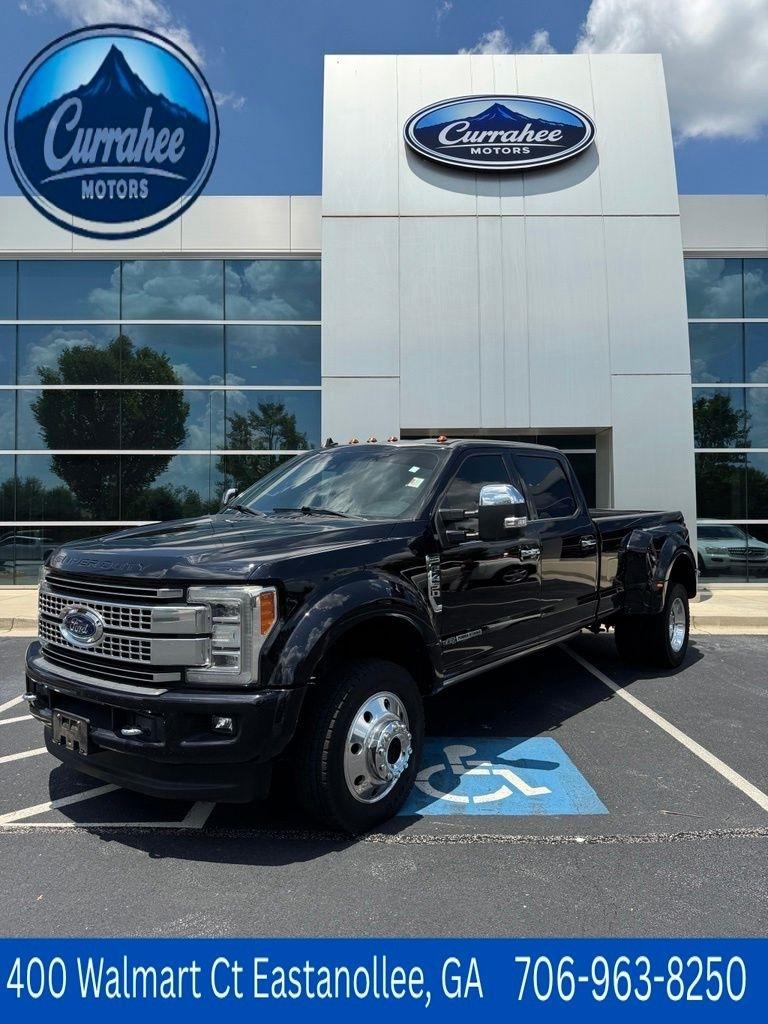 2019 Ford Super Duty F-450 DRW Platinum 4WD Crew Cab 8' Box
