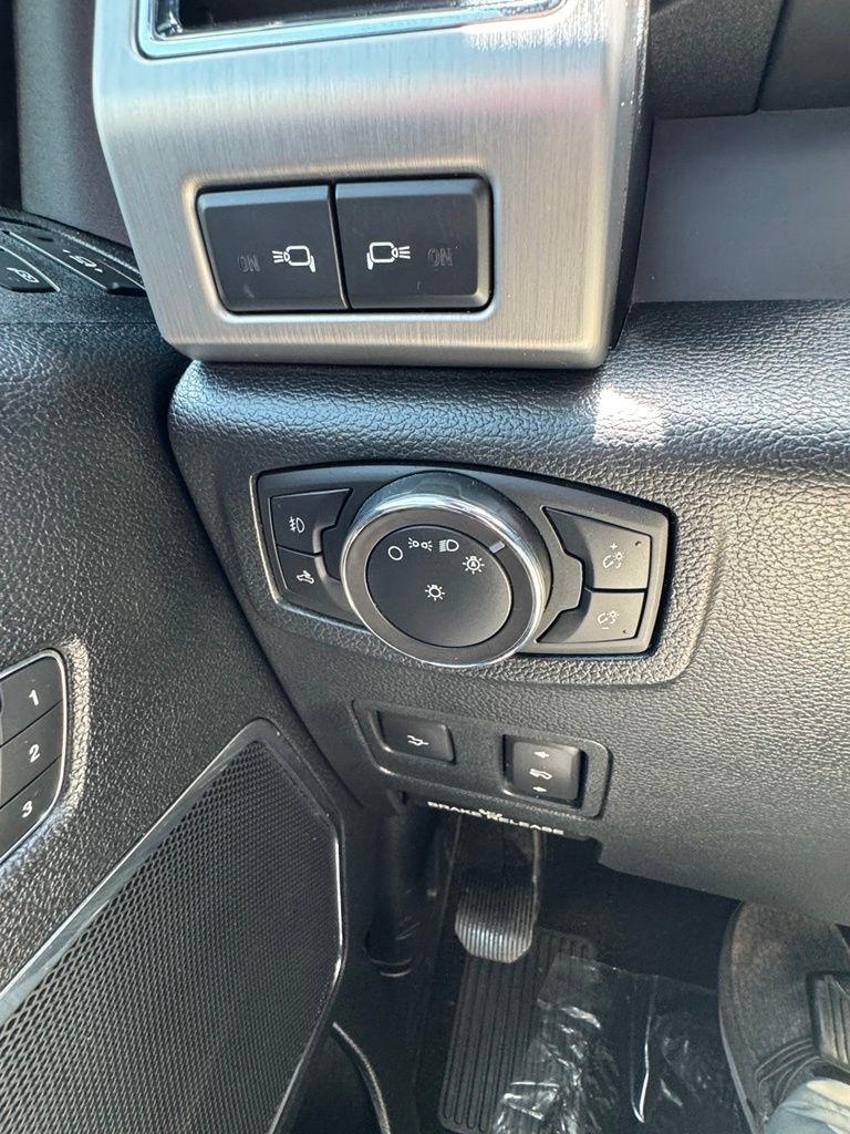 Ford Super Duty F-450 DRW Platinum 4WD Crew Cab 8' Box 2019