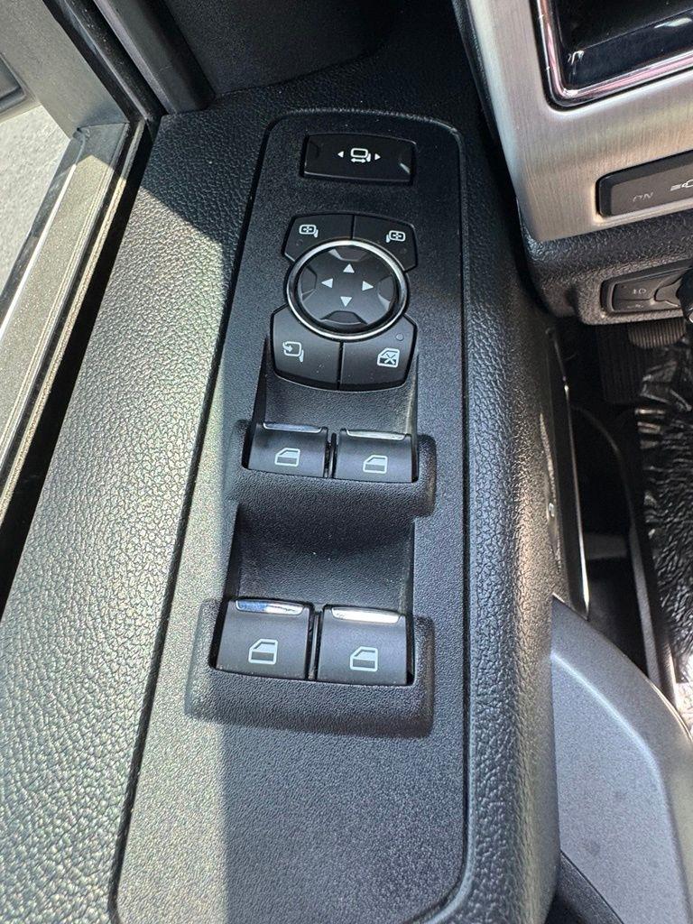 Ford Super Duty F-450 DRW Platinum 4WD Crew Cab 8' Box 2019