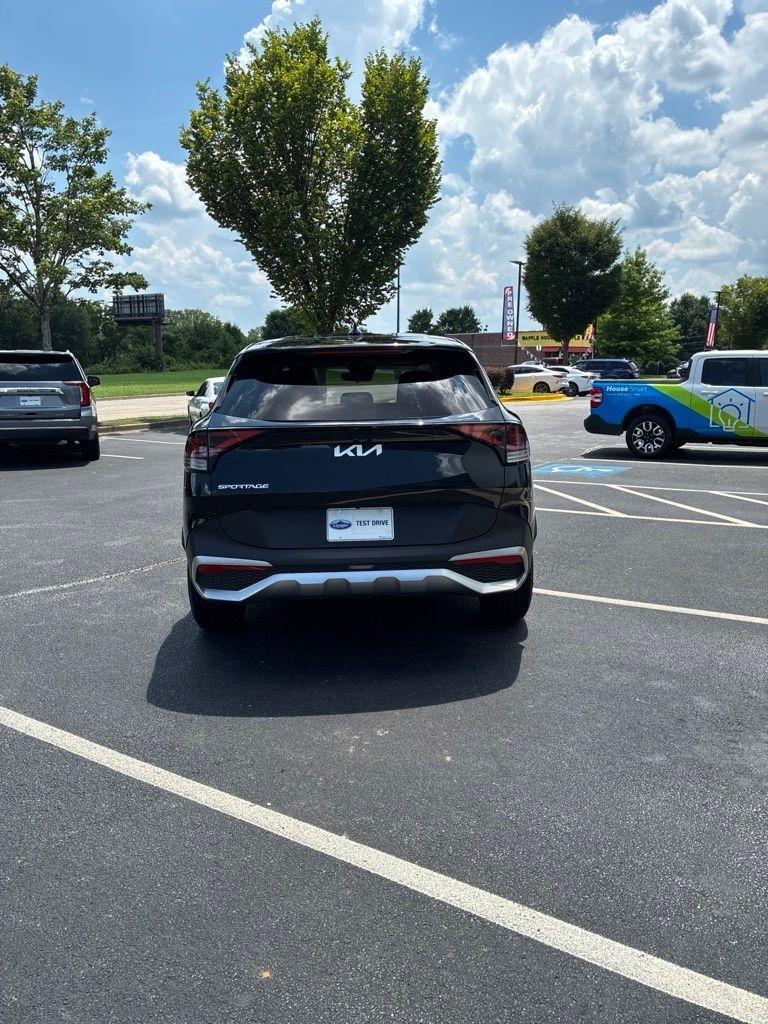 Kia Sportage LX FWD 2024