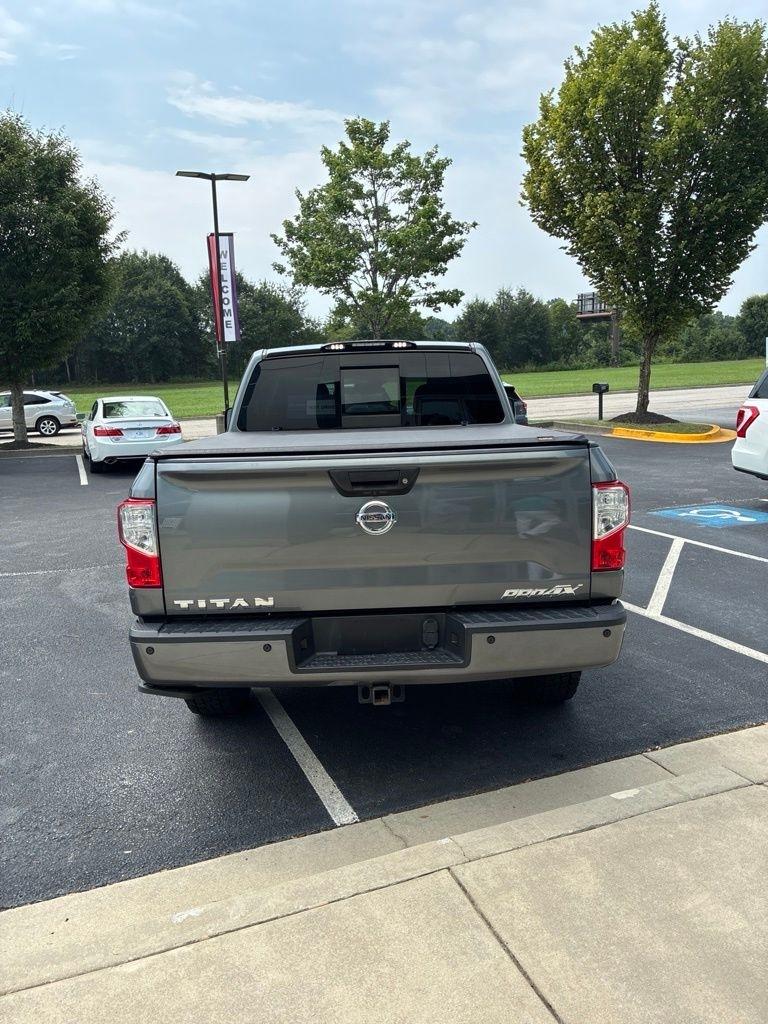 Nissan Titan 4x4 Crew Cab PRO-4X 2017