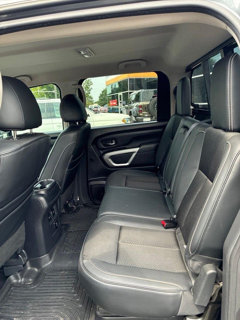 Nissan Titan 4x4 Crew Cab PRO-4X 2017