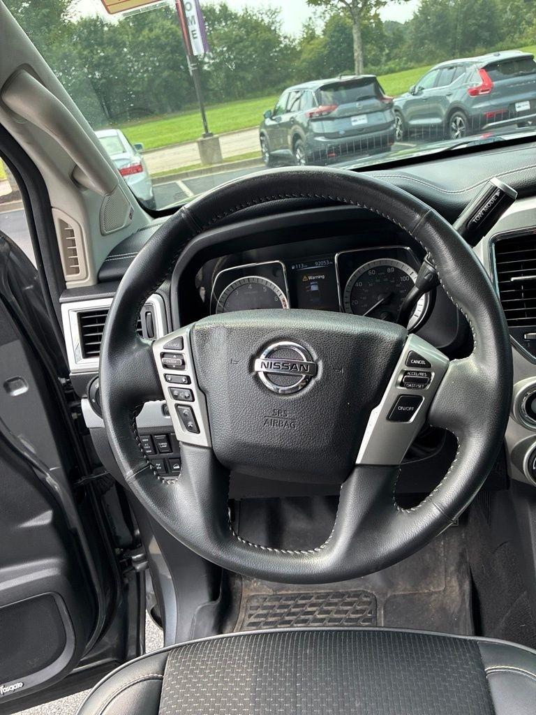 Nissan Titan 4x4 Crew Cab PRO-4X 2017
