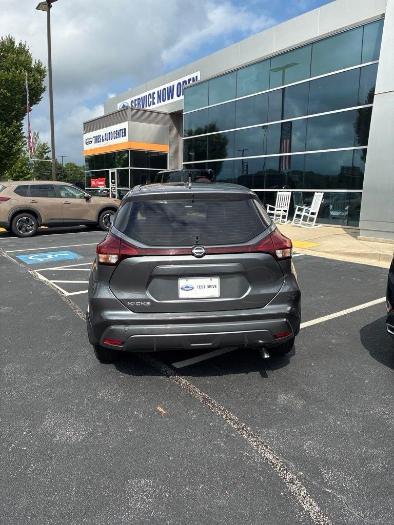Nissan Kicks S FWD 2024