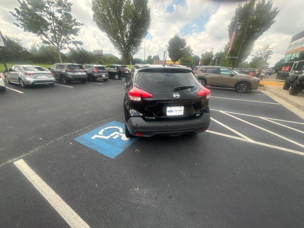 Nissan Kicks SV FWD 2020