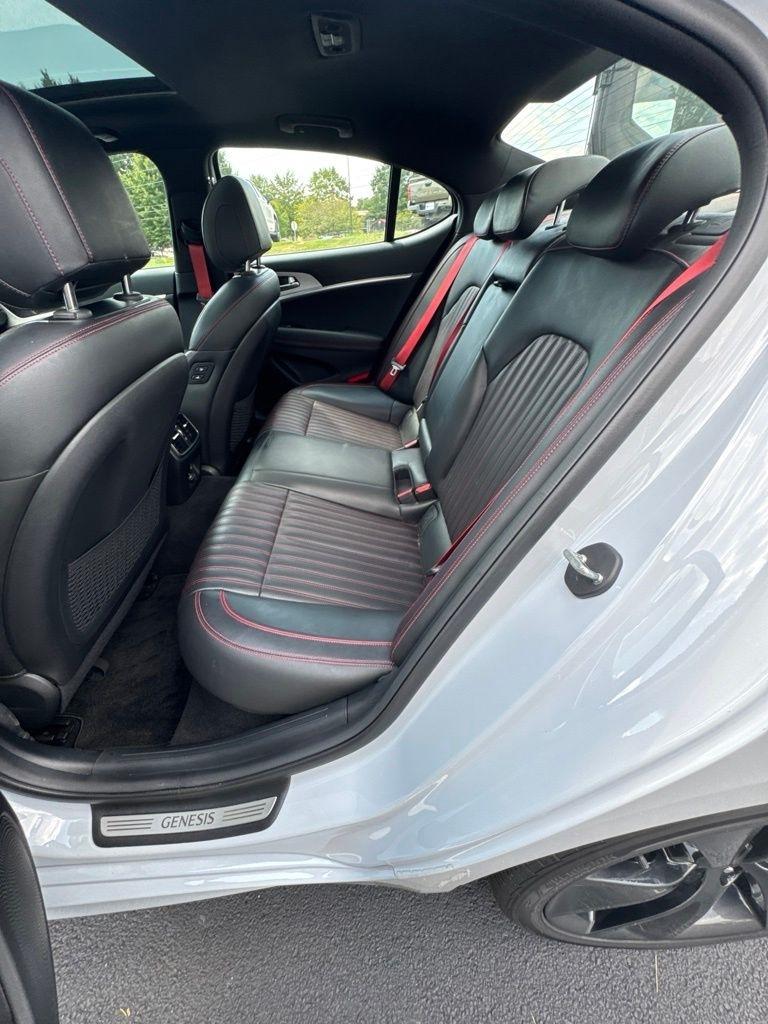 Genesis G70 3.3T RWD 2022