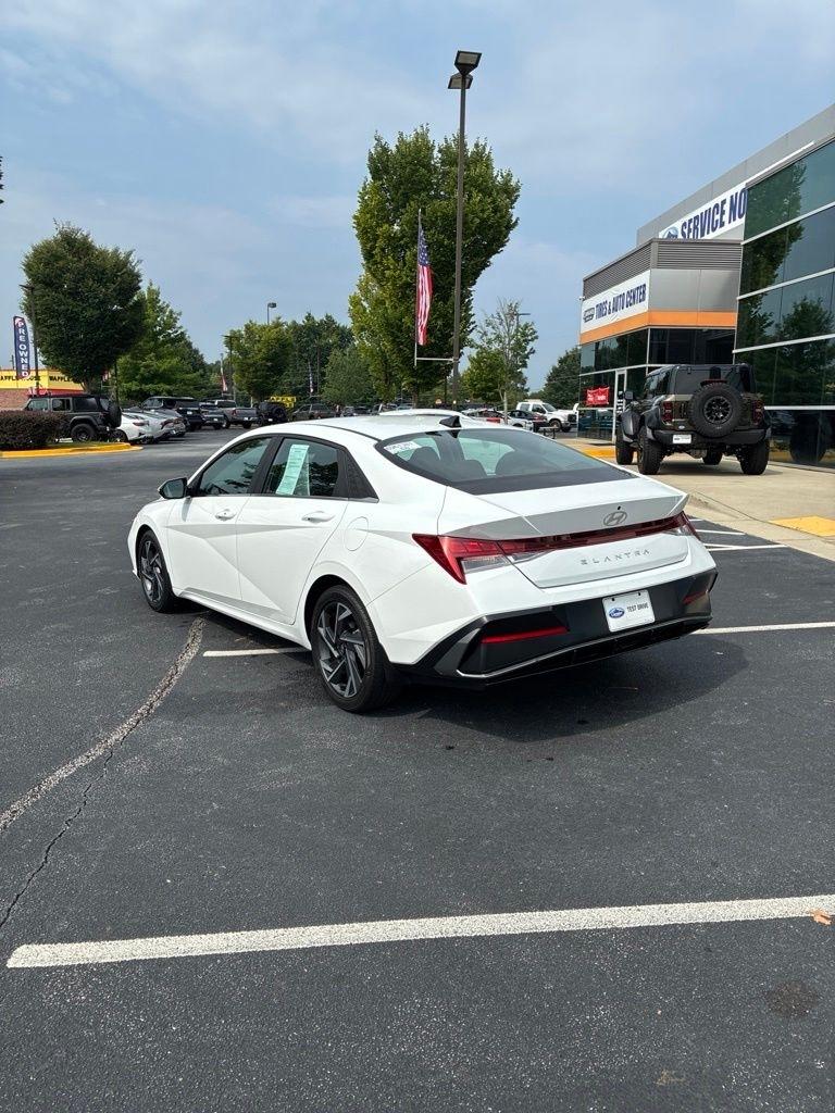 Hyundai Elantra SEL IVT 2024