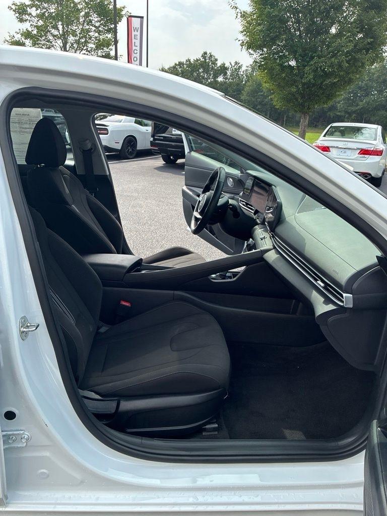 Hyundai Elantra SEL IVT 2024