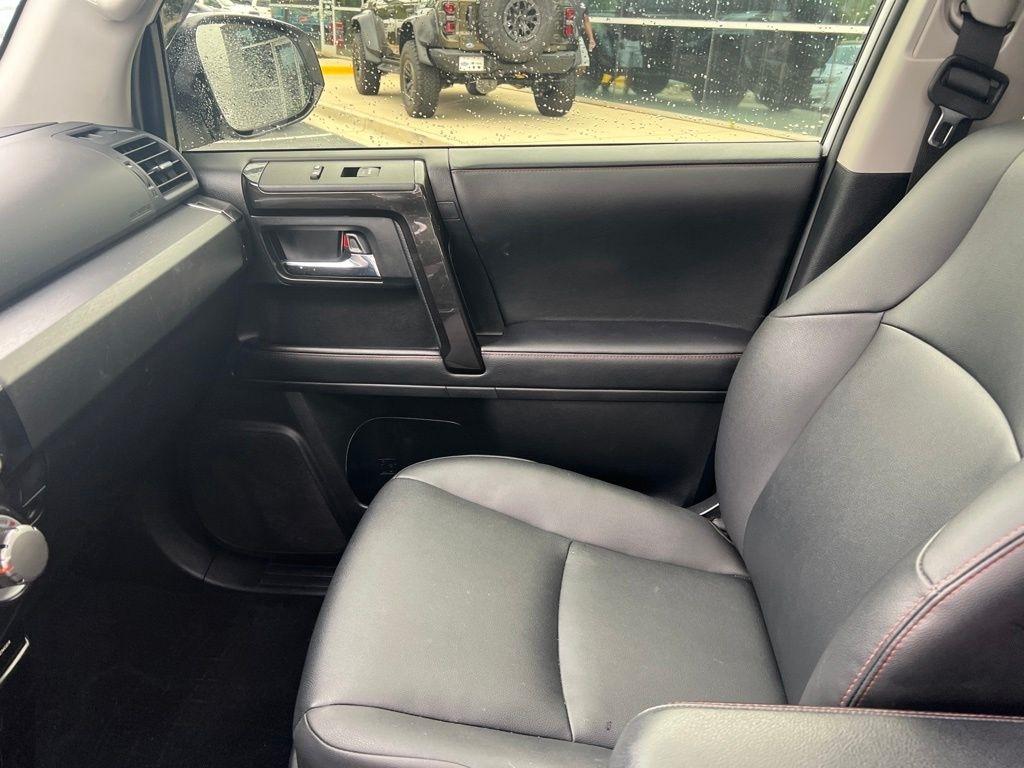 Toyota 4Runner TRD Off Road 4WD (Natl) 2024