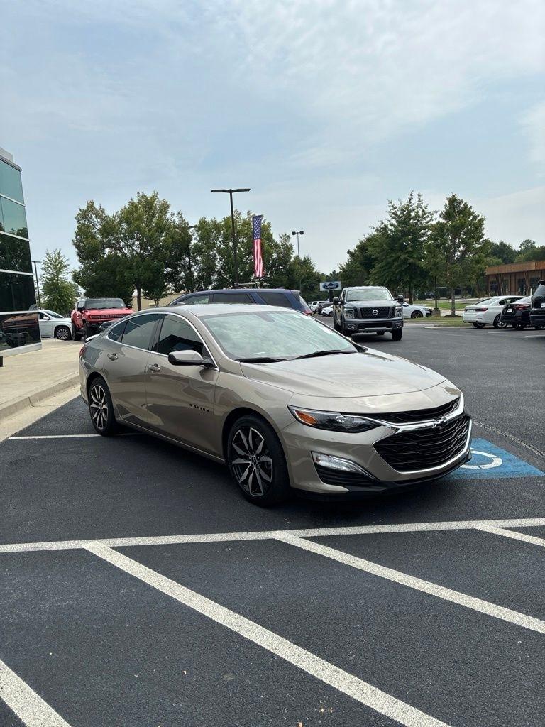 Chevrolet Malibu 4dr Sdn RS 2022
