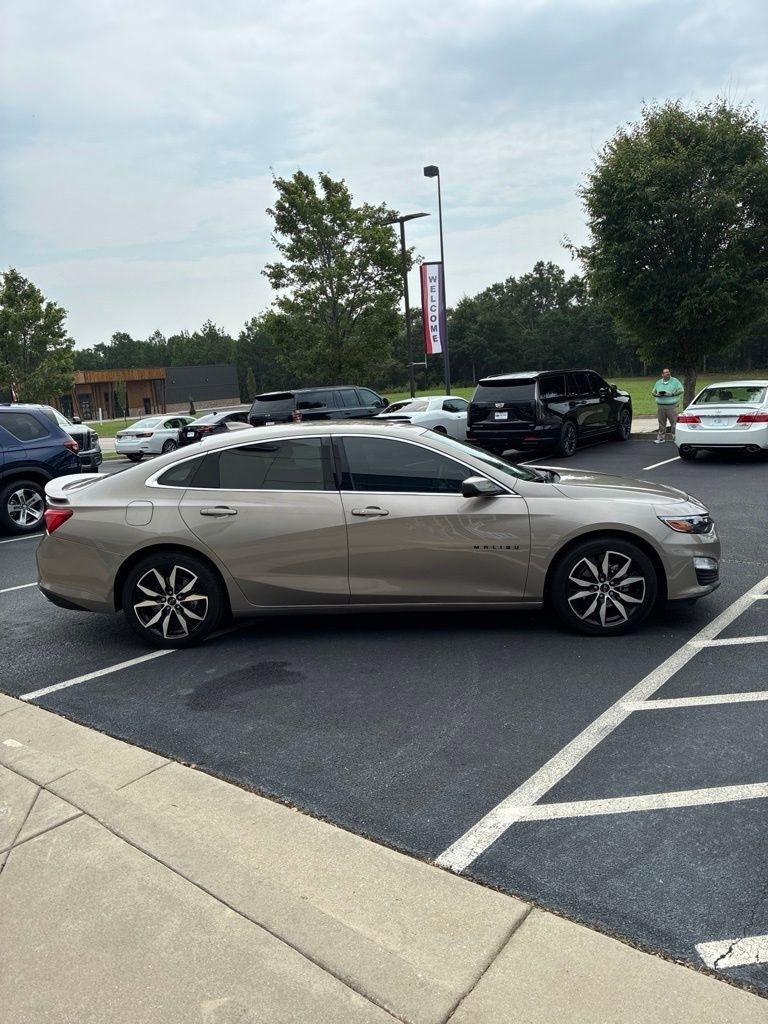 Chevrolet Malibu 4dr Sdn RS 2022