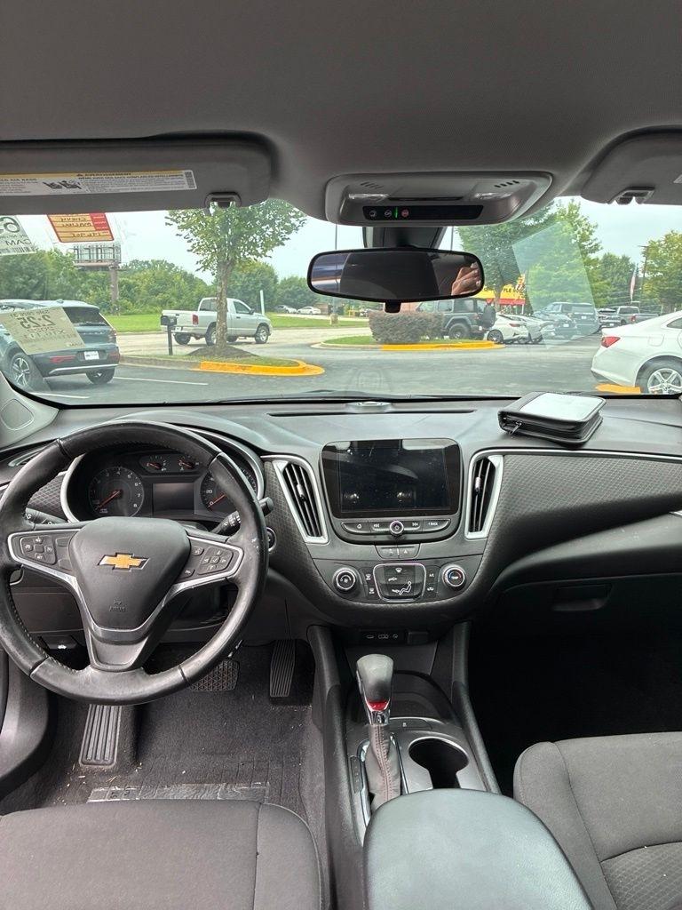 Chevrolet Malibu 4dr Sdn RS 2022