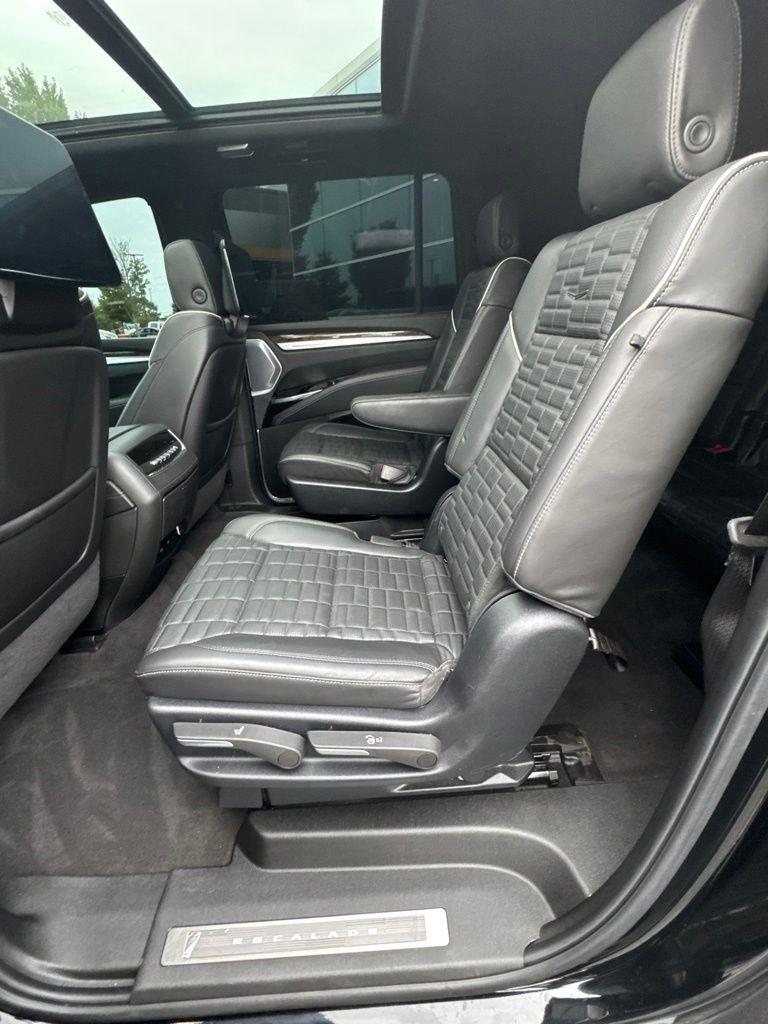Cadillac Escalade ESV 4WD 4dr Sport Platinum 2025
