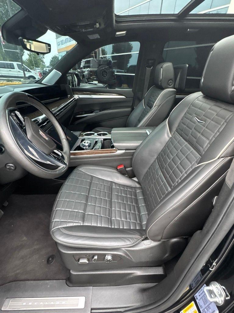 Cadillac Escalade ESV 4WD 4dr Sport Platinum 2025