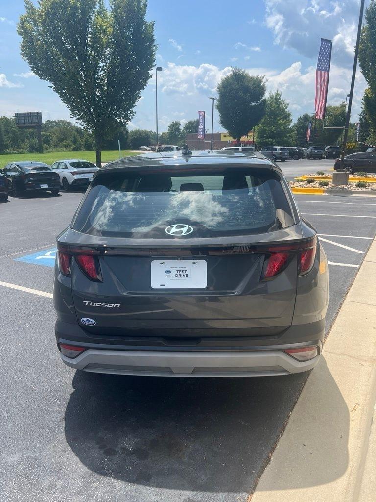 Hyundai Tucson SE FWD 2025