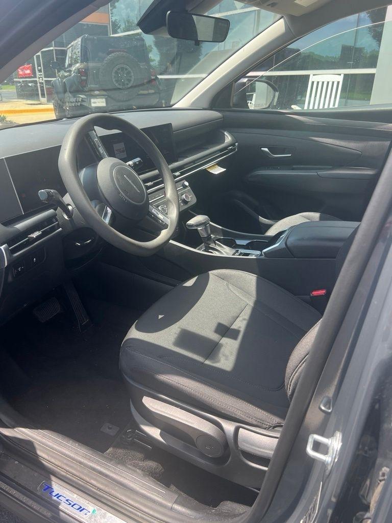 Hyundai Tucson SE FWD 2025