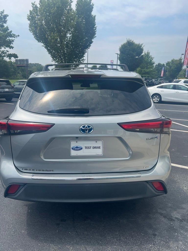 Toyota Highlander Hybrid LE AWD (Natl) 2020