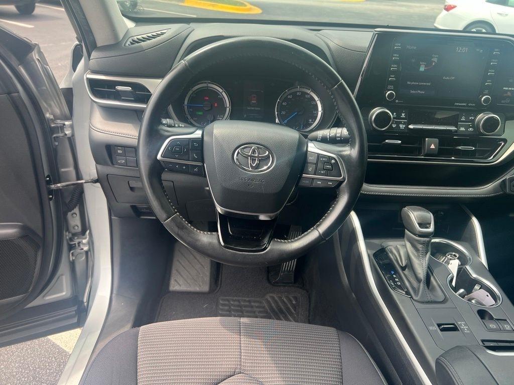 Toyota Highlander Hybrid LE AWD (Natl) 2020