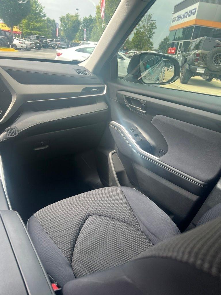 Toyota Highlander Hybrid LE AWD (Natl) 2020