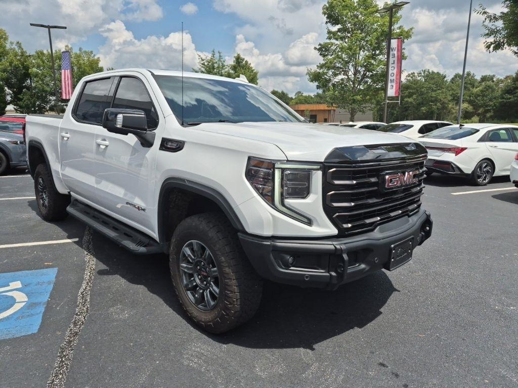 GMC Sierra 1500 4WD Crew Cab 147" AT4X 2024