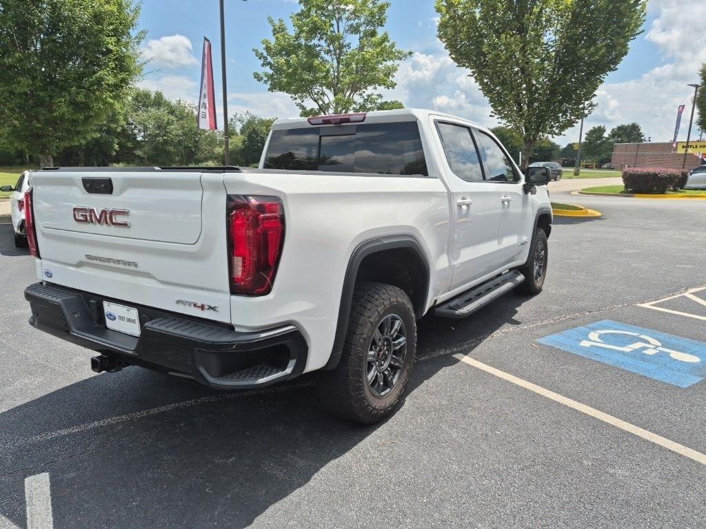 GMC Sierra 1500 4WD Crew Cab 147" AT4X 2024